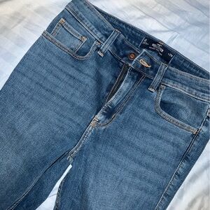 Hollister High-Rise Super Skinny 27R size 4 medium wash jeans